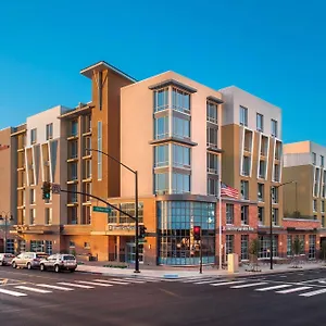 Hilton Garden Angeles Hotel
